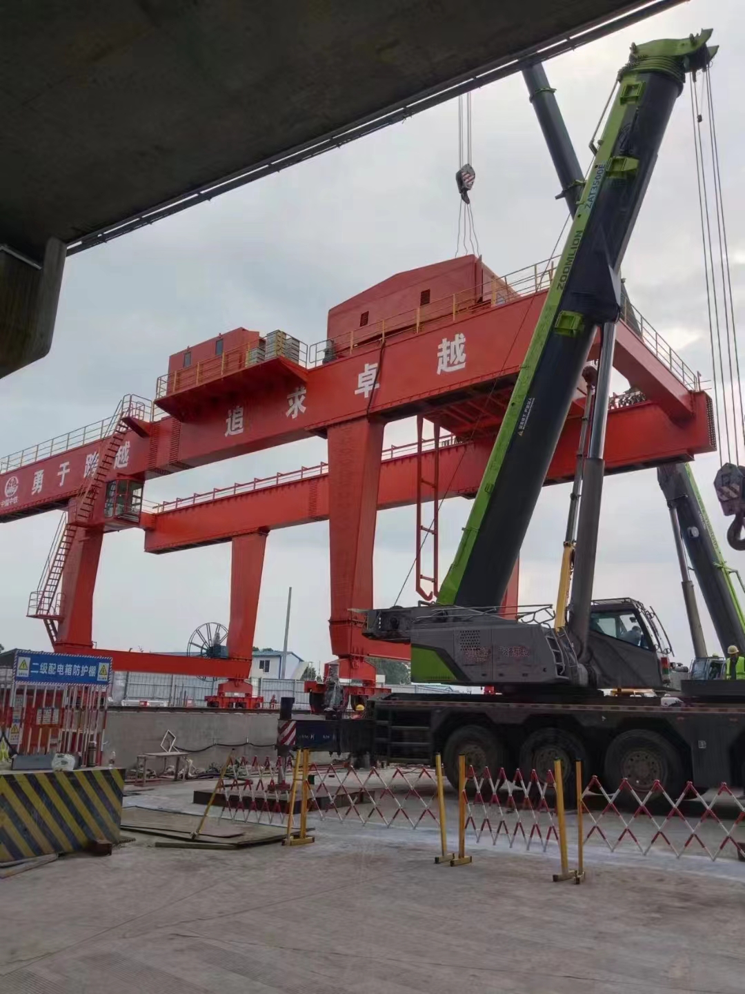 起重機出渣機75/30噸，跨度30米安裝完成
